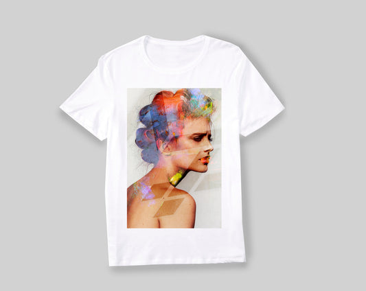 Lisa T-Shirt 'Fitted' in Weiß mit coolem Graphic Design in in bunten Farben. Aus weicher, gekämmter Bio-Baumwolle